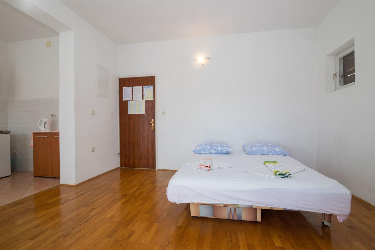 מאקרסקה Apartments Zeljko מראה חיצוני תמונה