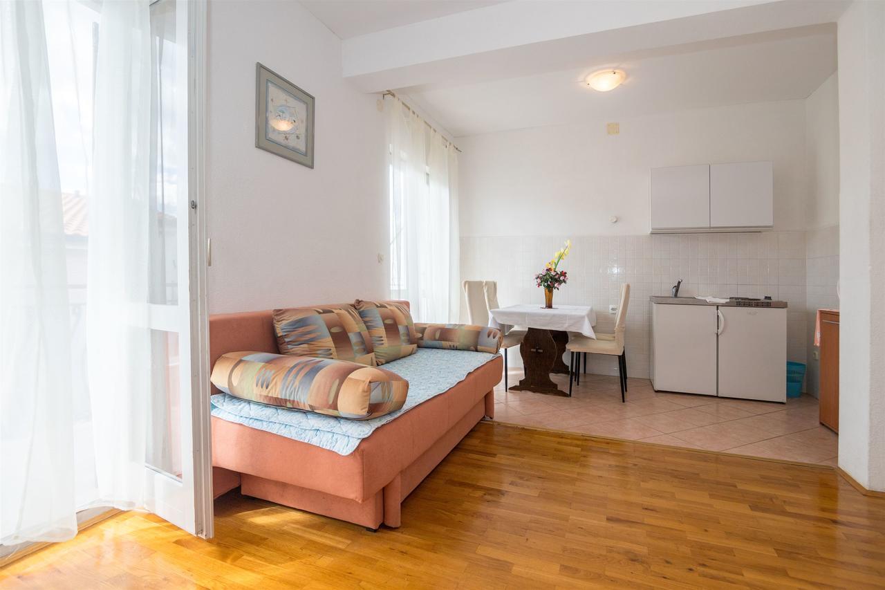 מאקרסקה Apartments Zeljko מראה חיצוני תמונה